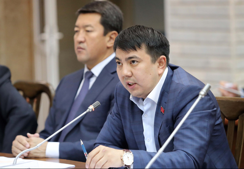 Депутат попросил 2 министров от Кыргызстана в ЕЭК поднять вопрос по росту цен на ГСМ — Tazabek