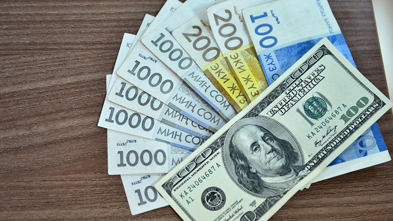 «Курс валют»: За 2 дня доллар подорожал на 0,55 сома, а рубль подешевел на 0,03 сома — Tazabek