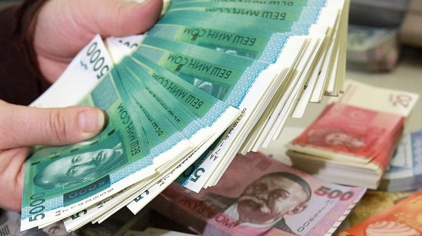 Нацстатком: Среднемесячная зарплата на сегодня составляет 15,8 тыс. сомов — Tazabek