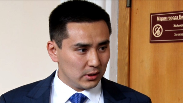 Электронная очередь в школы исключит звонки депутатам и акимам от родственников, - председатель Бишкекского горкенеша