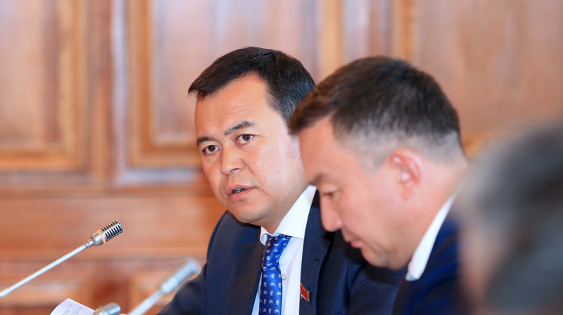 Депутат: Почему «Жалалабатэлектро» получает по 4130 сомов  за подключение однофазных абонентов? — Tazabek
