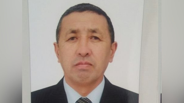Мугалимдер.kg: Мугалимдин үй-бүлөсүнөн чыккан Кадырбек Абдылдаев өзү да 34 жылдан бери окуучуларга билим берип келет