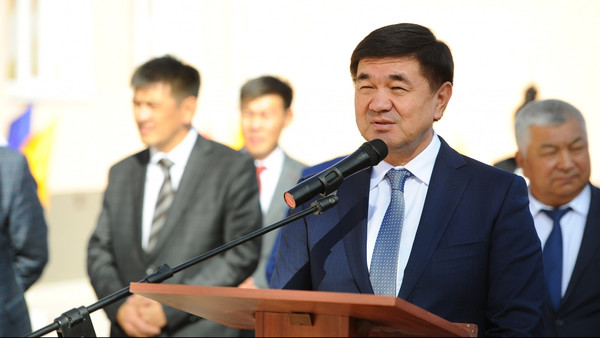 Жыл аягына чейин 165 мектеп ишке берилет, - премьер-министр М.Абылгазиев