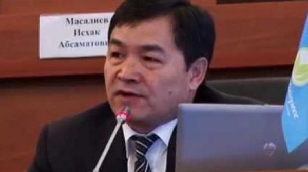 Депутат А.Юсуров возмутился, что глава Департамента туризма не знает, сколько в КР туроператоров занимается въездным туризмом — Tazabek