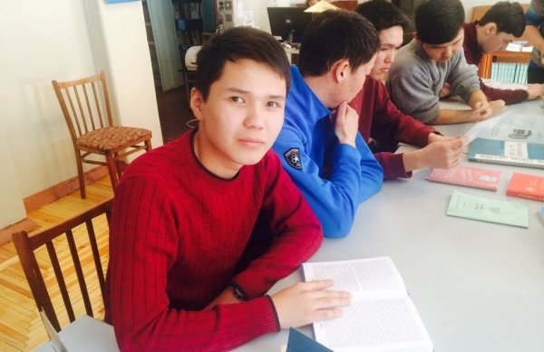 В Бишкеке продолжают отмечать Международный день родного языка