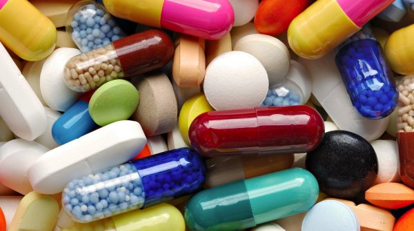 В рамках реформы рынка лекарств КР нужно ограничить количество фармкомпаний путем ужесточения лицензирования, - международный консультант Б.Лобзов — Tazabek