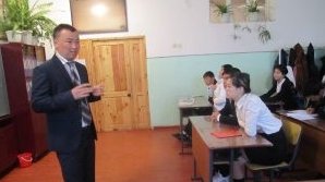 В селе Арашан Госцентр судебных экспертиз провел для школьников лекции о способах выявления поддельных документов