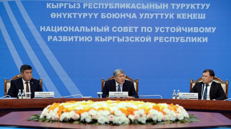 А.Атамбаев: Мы пережили блокаду 2010 года, когда были жертвы, мы пережили энергоблокаду 2014 года, переживем и эту блокаду — Tazabek