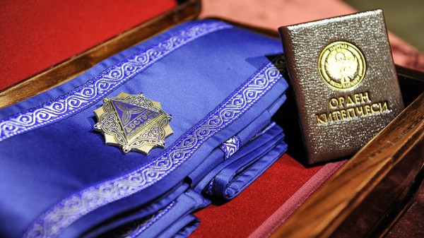 Кыргызско-Российский Славянский университет указом президента награжден орденом «Достук»