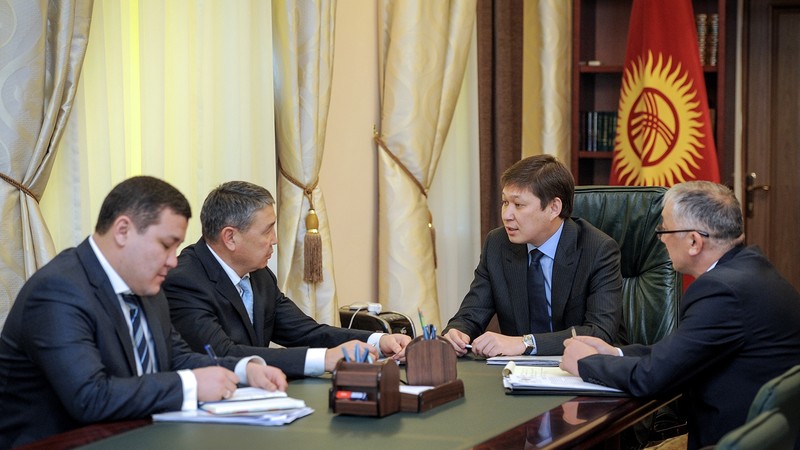 Без привлечения инвестиций в «Кыргызнефтегаз» может произойти заполнение резервуаров
топочным мазутом, - председатель правления Р.Бостонов — Tazabek