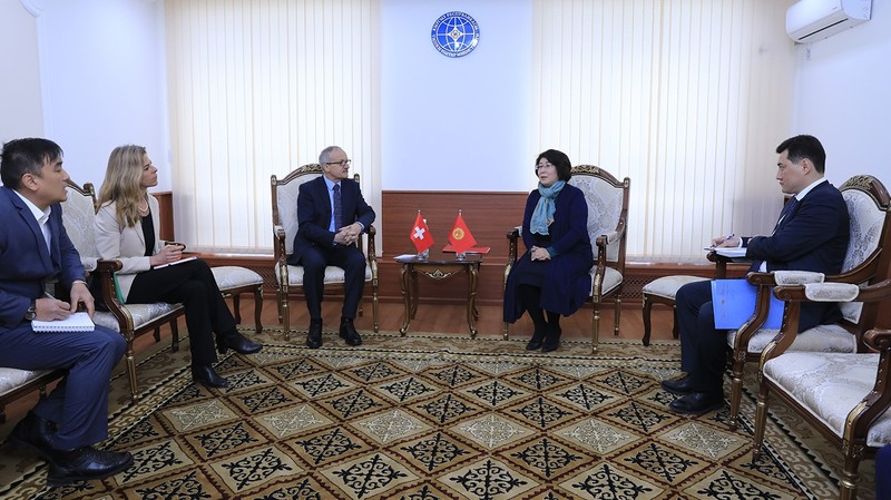 Кыргызстан и Швейцария обсудили проблемы урановых хвостохранилищ, развития гидроэнергетики и использования водно-энергетических ресурсов — Tazabek