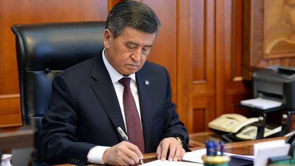 Президент С.Жээнбеков подписал закон о переводе школ с 6-дневной на 5-дневную учебную неделю