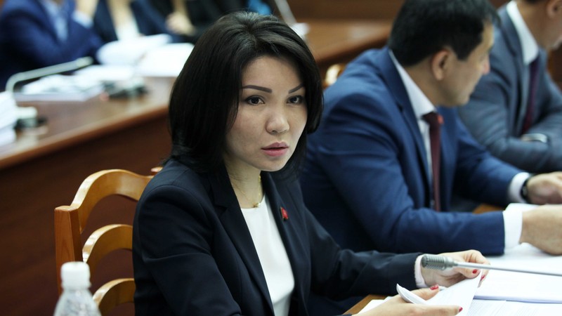 Депутат возмущается увеличением штрафов за несвоевременную перерегистрацию авто: Это приведет к коррупции — Tazabek