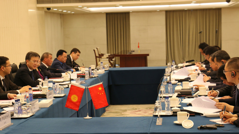 Первый вице-премьер А.Шадиев принял участие в 13-м заседании кыргызско-китайской
Межправкомиссии в Пекине — Tazabek