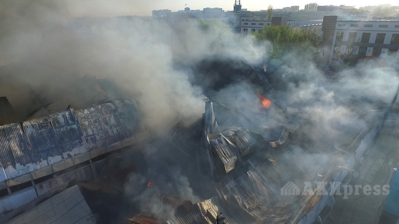 Пожар на Ошском рынке. Кто владеет ТК «Берекет»? — Tazabek