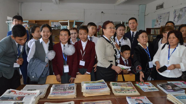 Учащиеся столичной школы в рамках проекта «Жаш-карек» посетили село Кичи-Кемин в Чуйской области