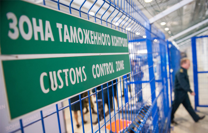 Премии на 3,3 млн сомов: Генпрокуратура возбудила уголовное дело в отношении сотрудников ГТС, следовавших приказу экс-председателя таможни — Tazabek