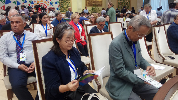 В Бишкеке с участием С.Жээнбекова и 150 ученых-алтаистов из 14 стран мира стартовала международная алтаистическая конференция