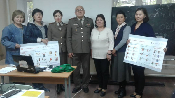 В Бишкеке сотрудники МЧС провели занятия с воспитателями детсадов о действиях при пожаре и ЧС