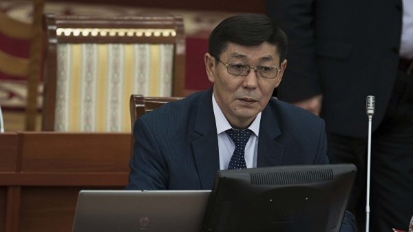 Представитель президента в ЖК М.Абдылдаев предложил О.Текебаеву вместо обвинений дать показания в Генпрокуратуре и там защитить себя — Tazabek