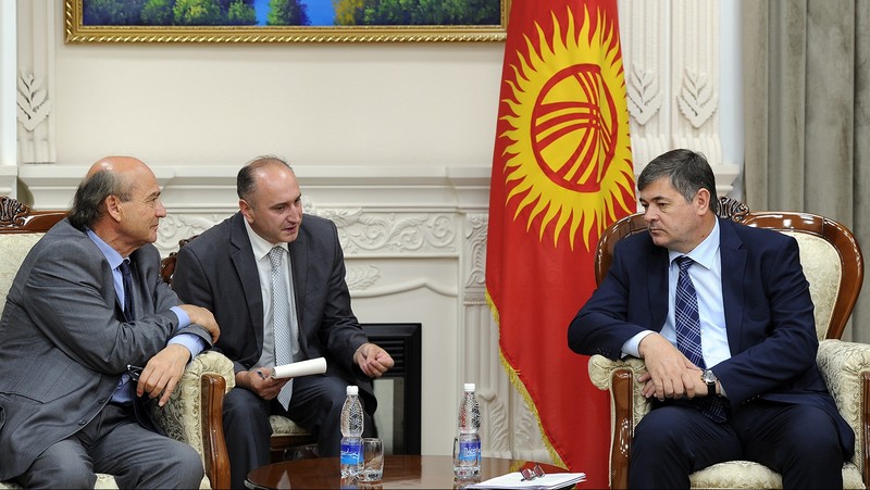 В октябре в Кыргызстан прибудут представители крупнейших французских компаний, - сенатор Франции Ив Поццо ди Борго — Tazabek