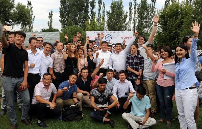 «Я инвестирую в Кыргызстан» — С.Жээнбеков встречается с молодыми предпринимателями — Tazabek