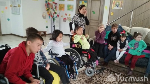 В доме самой большой семьи Кыргызстана открыта общеобразовательная школа для детей с инвалидностью