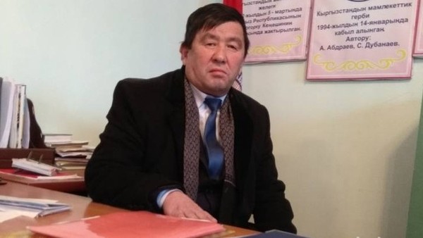 Уволенный директор бостеринской школы обвиняет главу райОО в коррупции