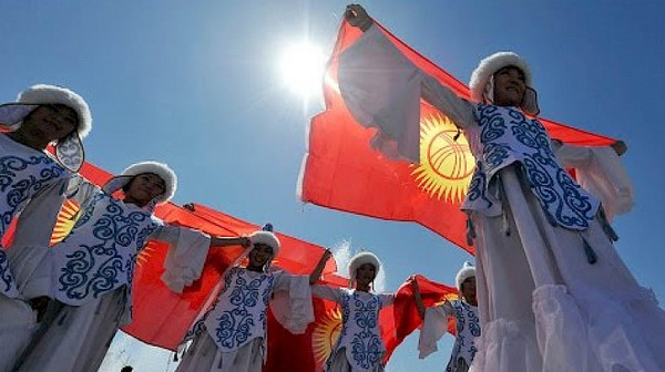 В Бишкеке проходит завершающий отборочный тур конкурса среди школьников-вокалистов и исполнителей народных танцев