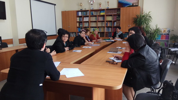 Директора статусных школ Бишкека озвучили размеры «вступительных взносов»