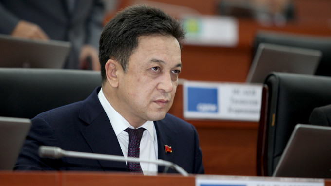 Депутат: Свыше 60 фермеров 3 месяца не могут получить техпаспорт в ГРС на сельхозтехнику, взятую в лизинг — Tazabek