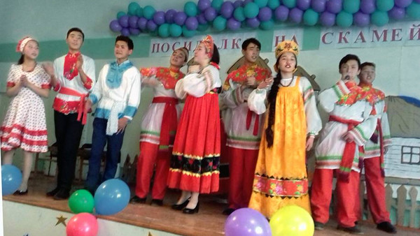 В Кыргызстане школьники празднуют День русского языка
