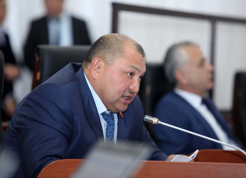 Депутат: Нет ли конфликта интересов в том, что М.Тургунбаев руководит одним из филиалов «Газпром Кыргызстана» и входит в СД «Кыргызнефтегаза» (уточнено) — Tazabek