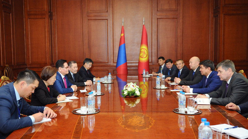 Премьер М.Абылгазиев призвал вице-премьера Монголии наращивать торгово-экономическое сотрудничество между странами — Tazabek