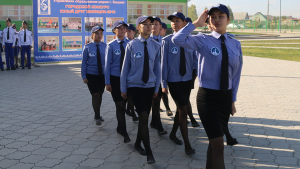 В Бишкеке учащиеся школы №73 стали победителями конкурса «Юный друг милиции» (фото)