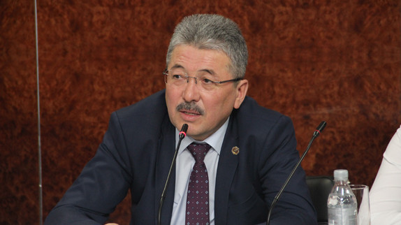Депутат поинтересовался, какую должность предлагают в правительстве экс-главе Минфина А.Касымалиеву — Tazabek