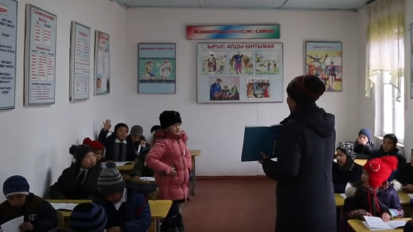 Жители баткенского села просят новую школу. Госстрой им ответил