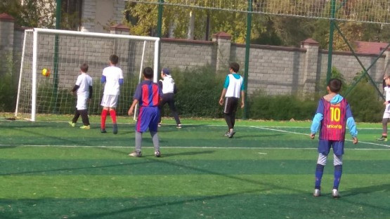 Бишкекте окуучулар арасында кичи футбол боюнча таймаш өттү
