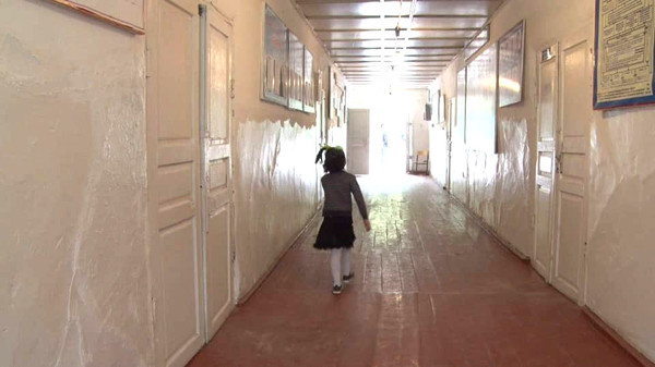 Чек арада жайгашкан Таян айылынын 200 окуучусу авариялык мектепте билим алууга аргасыз