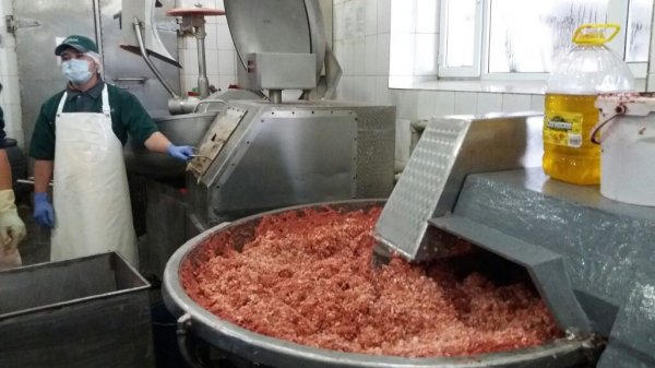 Фото – Госантимонополия проверила деятельность колбасных цехов Al Halal и «Риха» — Tazabek