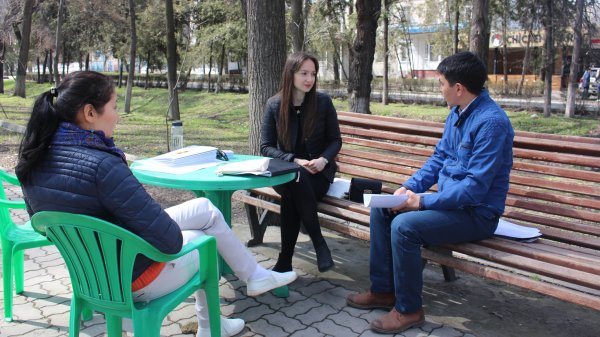 Жители Бишкека получили бесплатную юрпомощь и консультацию