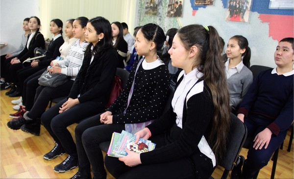 Бишкекские школьники посетили кинолекторий, посвященный писателю Александру Грину