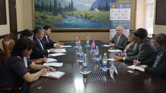 Кыргызстан и США обсудили расширение и активизацию двустороннего сотрудничества в рамках заседания ТИФА и Рабочей группы «С5+1» — Tazabek