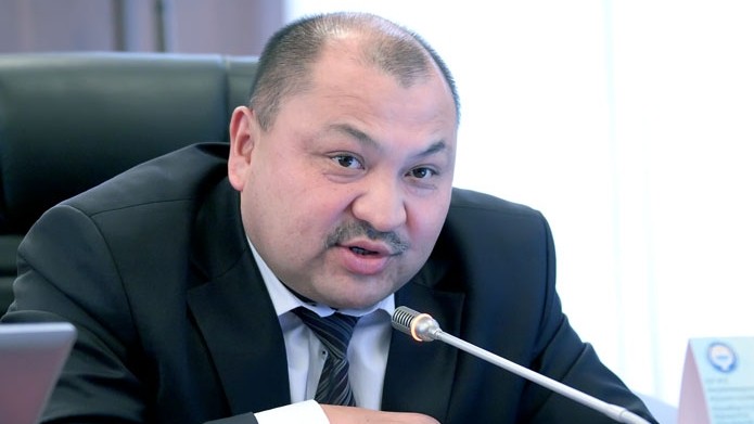 Бюджетные организации связаны по рукам и ногам, - депутат К.Рыспаев о портале госзакупок — Tazabek
