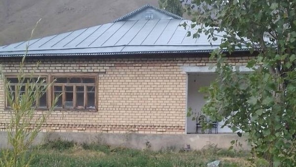 Экс-президент Академии наук Кыргызстана подарил свой дом в селе Кара-Тейит под детский сад
