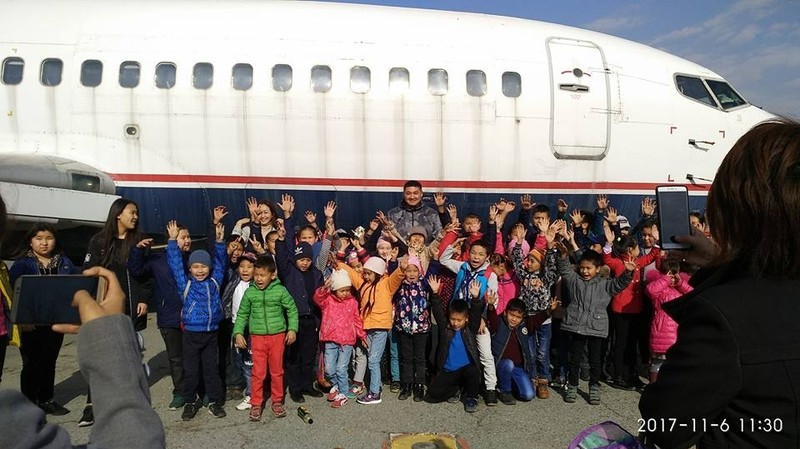 В Международном аэропорту «Манас» провели экскурсию для 95 детей — Tazabek