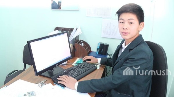 Школьники из Чуйской области примерили на себя роль директора школы и учителей (фото)