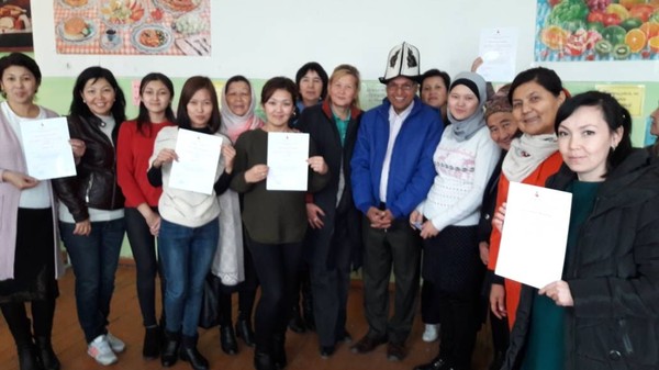 В школе села Кун-Туу Сокулукского района прошел международный семинар-тренинг для преподавателей английского языка
