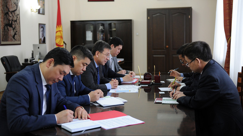 Кыргызстан намерен обсудить с Китаем вопрос развития региональных транспортных коридоров и расширения экспорта сельхозпродукции — Tazabek
