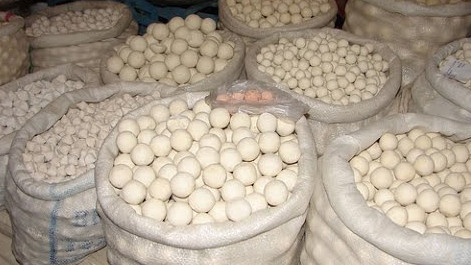 Ежедневно от 3 до 5 камазов курута продается на Ошском базаре, - предприниматель — Tazabek